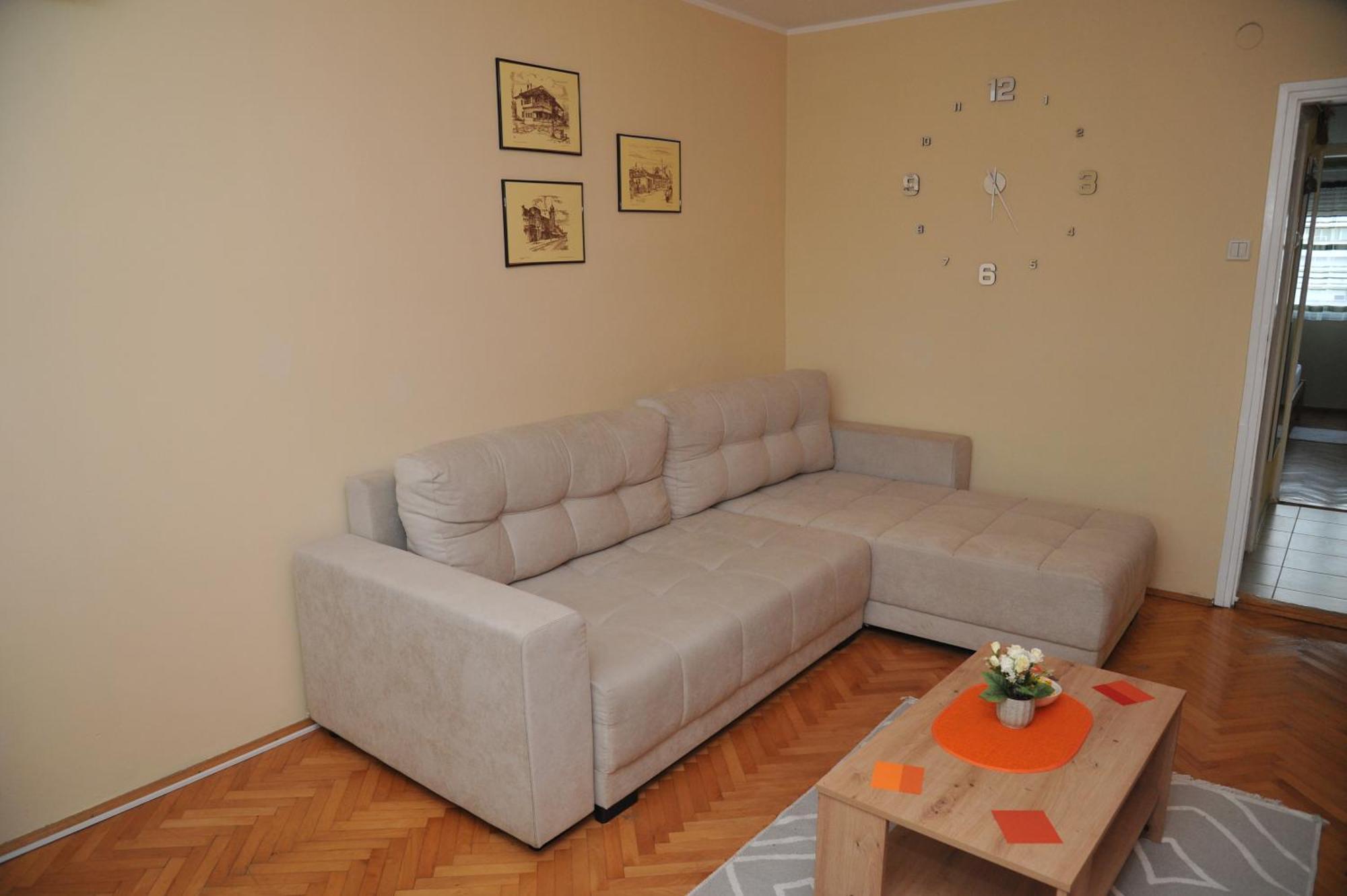 Aba Apartman Ni 외부 사진